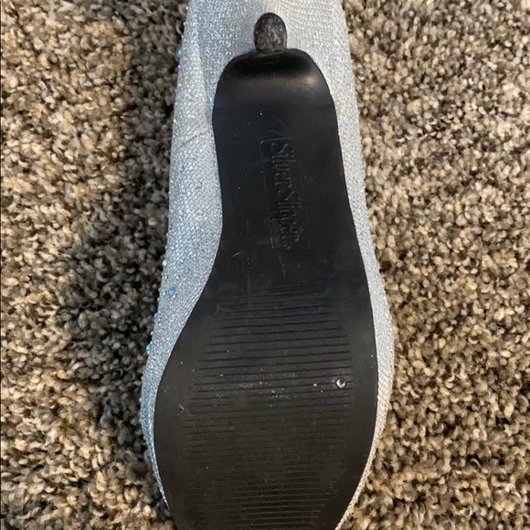 heels - Picture 3 of 4